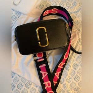 MARC JACOBS Logo Strap Snapshot Crossbody
 Used like New!!!!